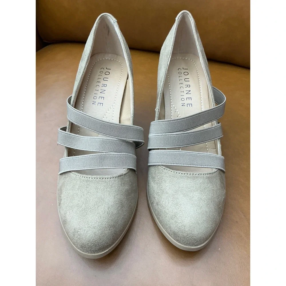 Journee Collection Loren Pump Womens 8 Taupe Faux Suede Block Heel